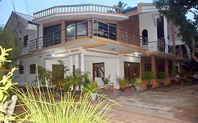 Yellow Birds Resort